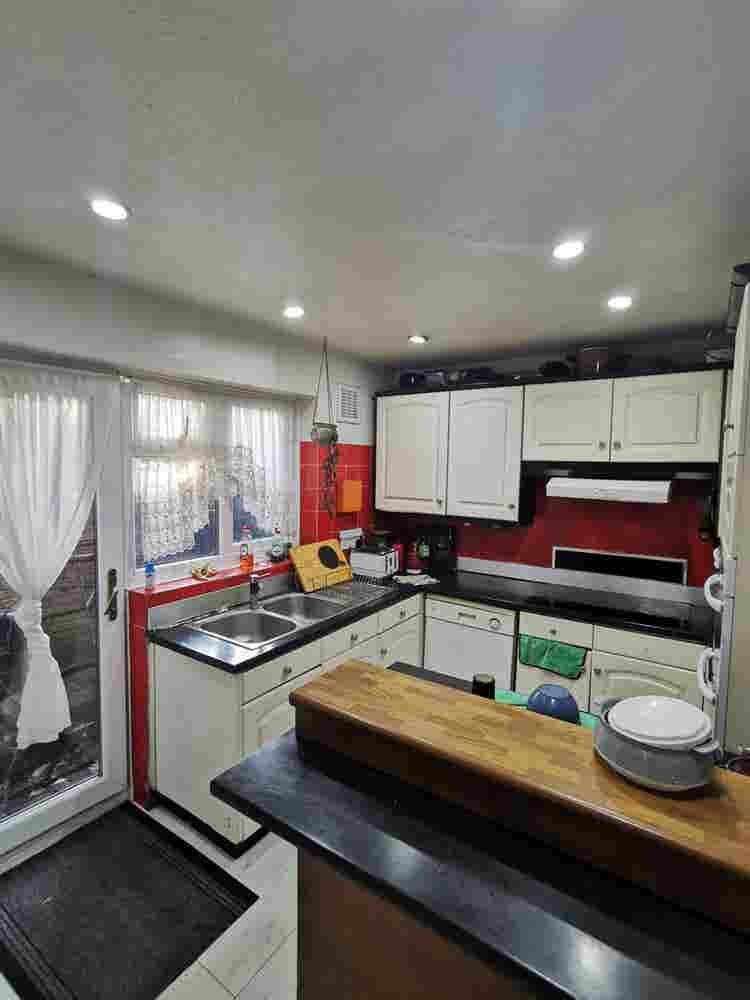 Double ensuite bedroom with kitchen