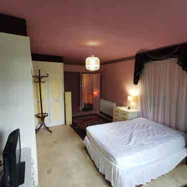 Double ensuite bedroom with kitchen