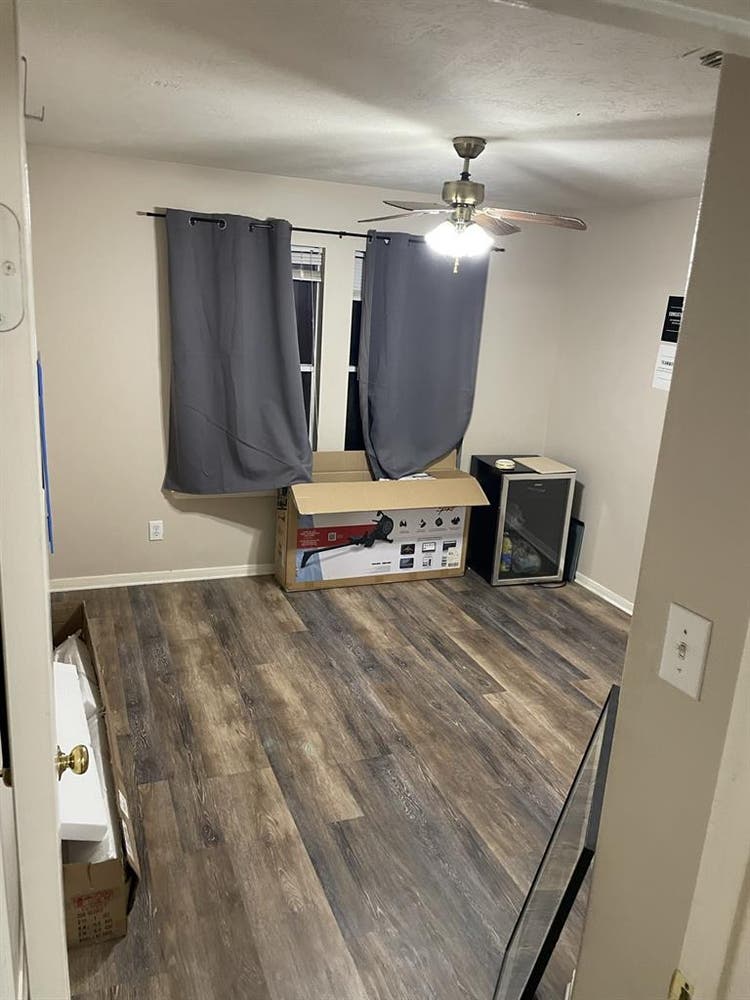 Big room in nice Pearland Housee