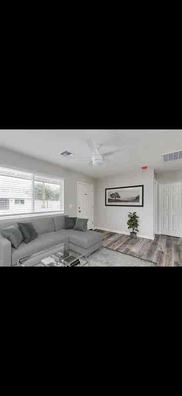 1 Month rent free!!! bath