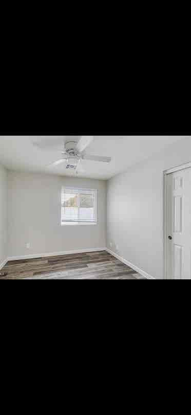 1 Month rent free!!! bath
