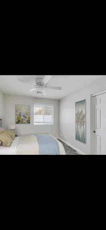 1 Month rent free!!! bath