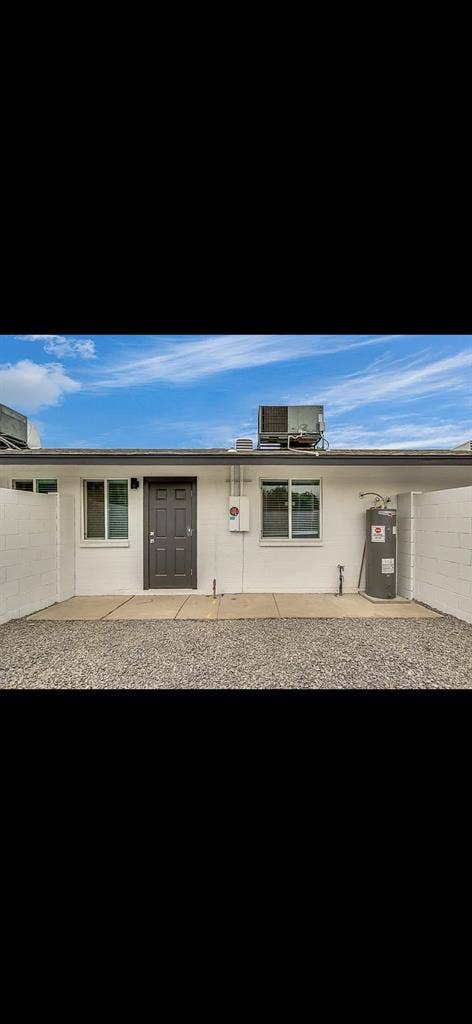 1 Month rent free!!! bath