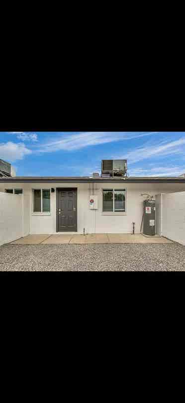 1 Month rent free!!! bath