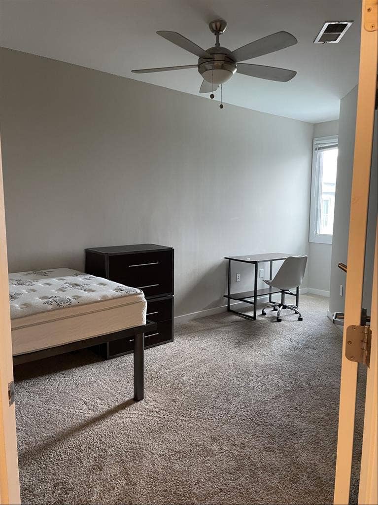 FIRST 3 MONTH RENT FREE