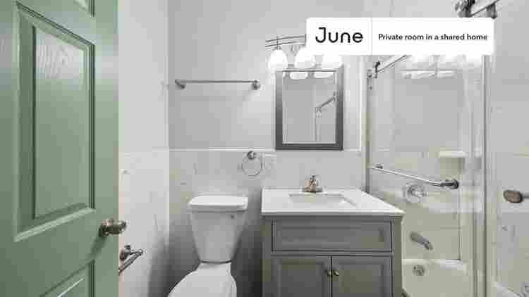 2 BR in New York City