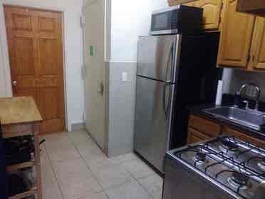 2 awesome roommates - Available now