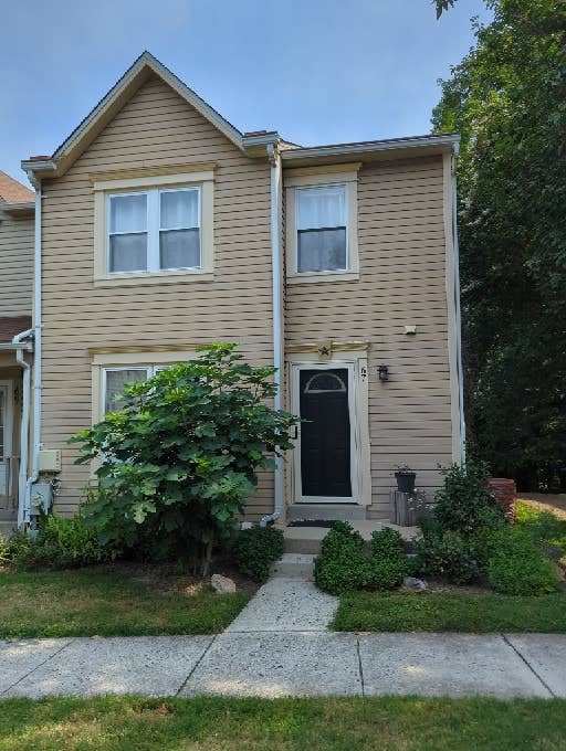1BR w/ private bath in townhouse