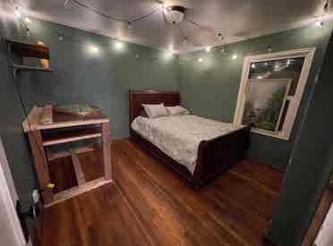 Roommate wanted :)