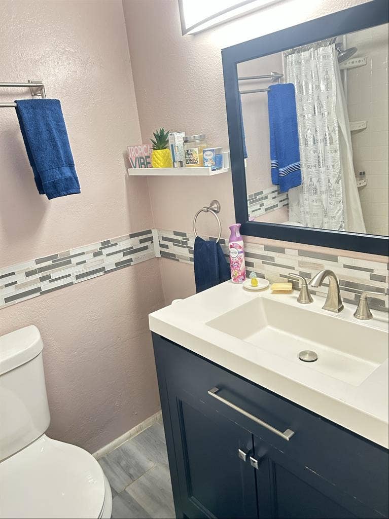Furnished room w/ bathroom private