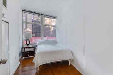 🌸 Furnished Room in Midtown 🌸