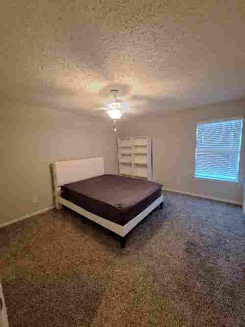 Private room and private bathroom