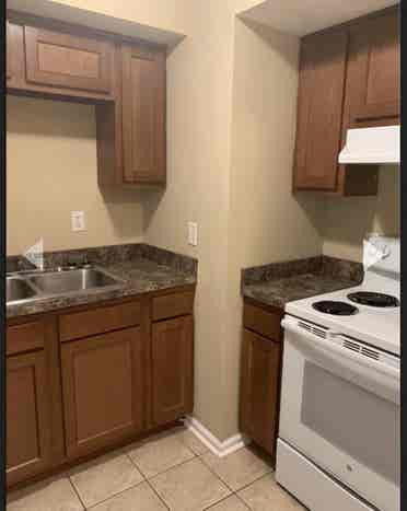 Looking for roommate!! Msg me
