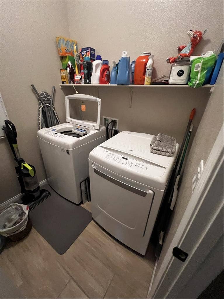 Room w/own private bathroom/shower