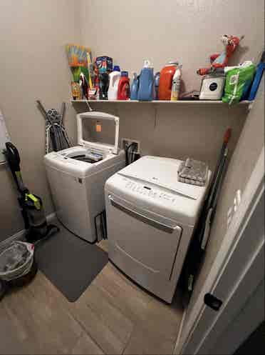 Room w/own private bathroom/shower