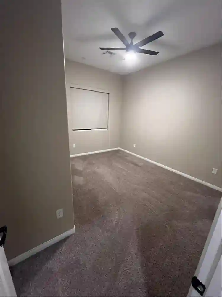 Room w/own private bathroom/shower