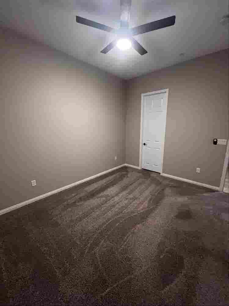 Room w/own private bathroom/shower