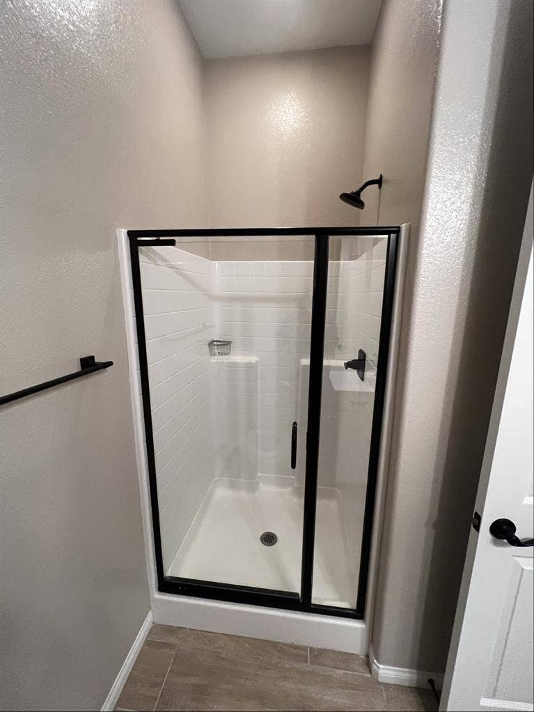 Room w/own private bathroom/shower