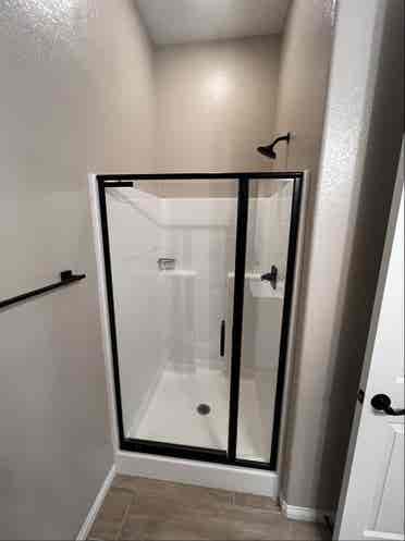 Room w/own private bathroom/shower