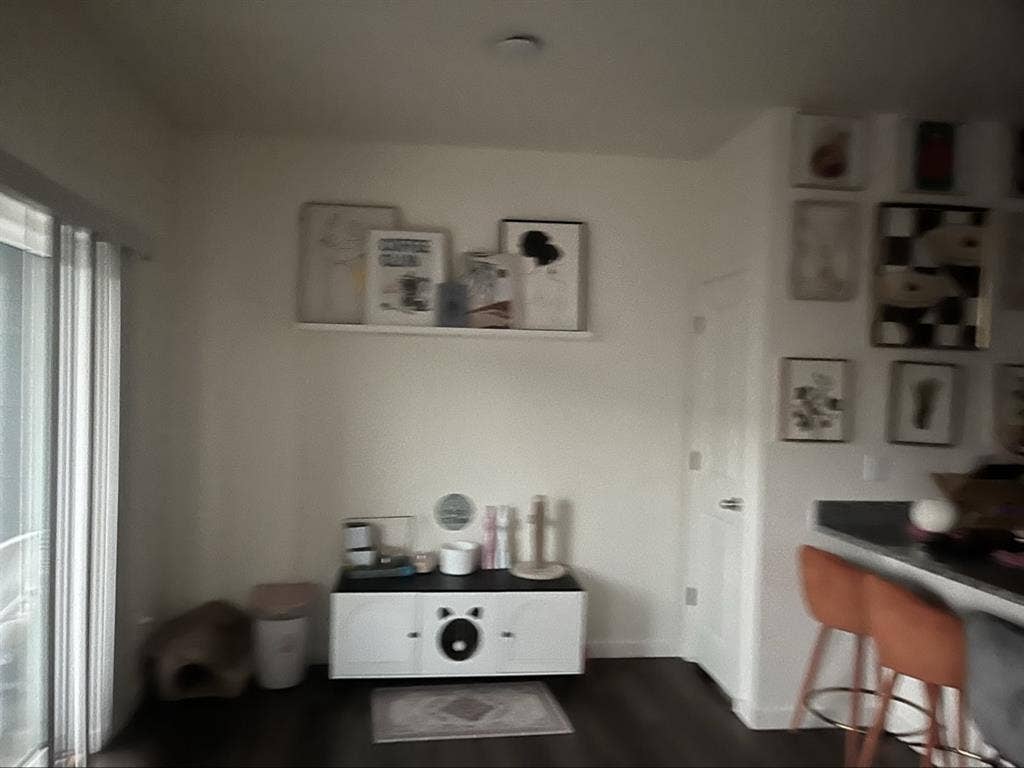 Room for rent in townhouse