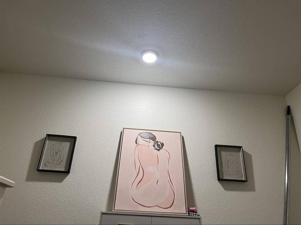 Room for rent in townhouse