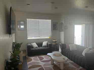 Room for rent in townhouse
