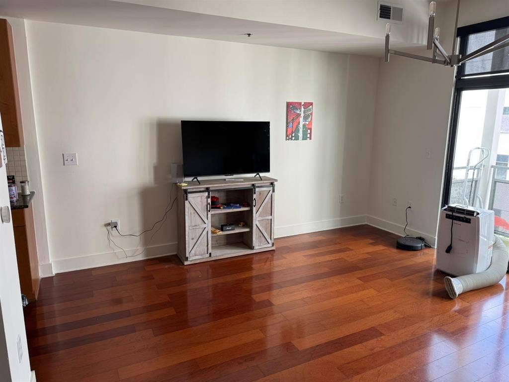 Move in ready apt in Uptown Atlanta