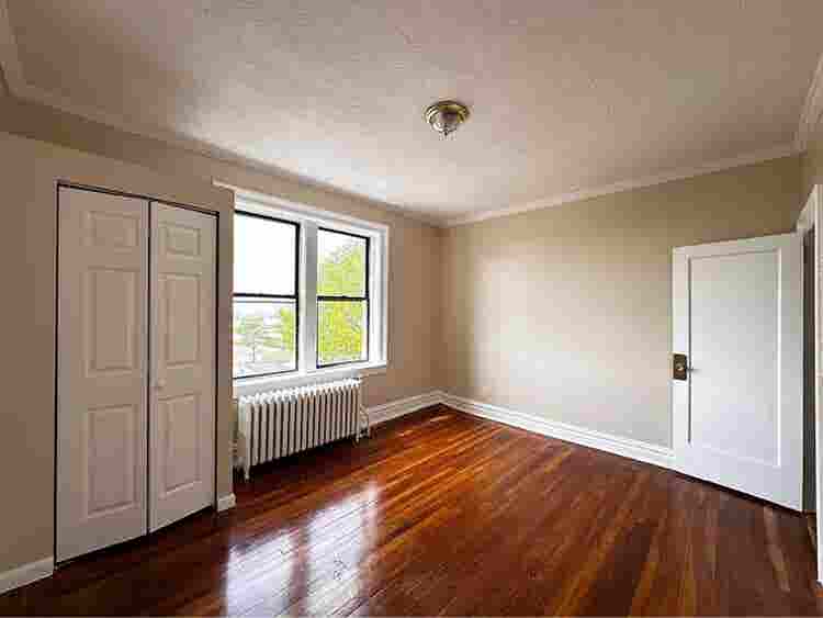 🌟Private Room Available for Female
