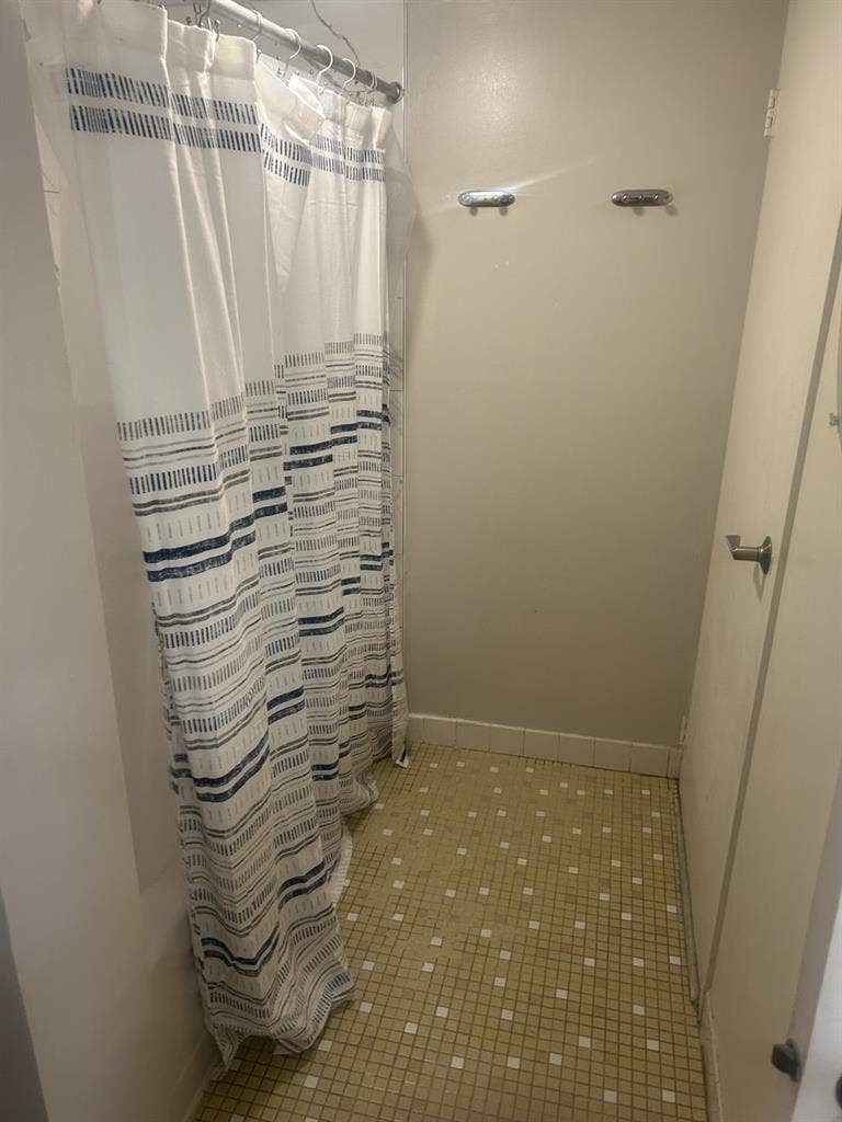 Roommate wanted