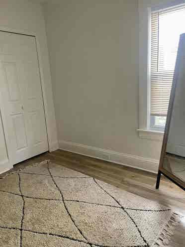 Need Roommate in Detroit Shoreway