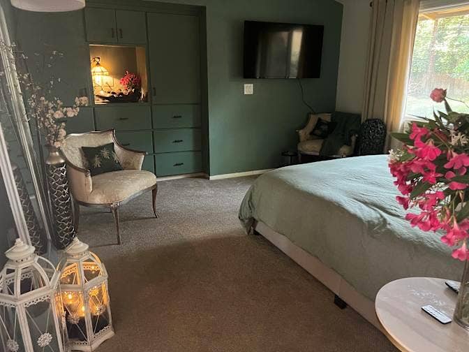 Private Room  - Van Ness Blvd Home