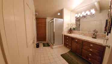 Private Room  - Van Ness Blvd Home