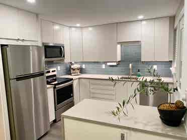 Furnished&Remodeled Basement Suite