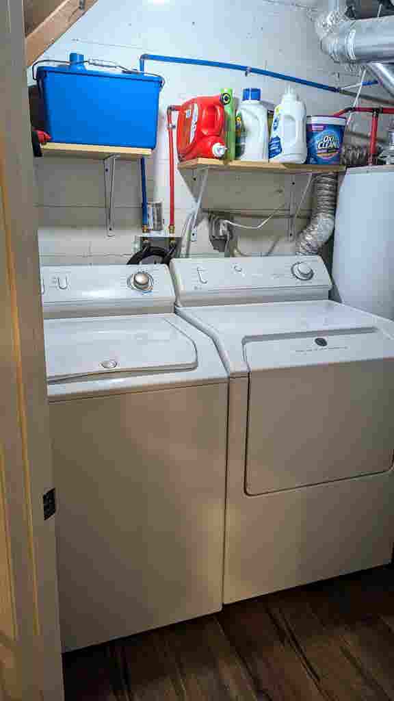 Furnished&Remodeled Basement Suite