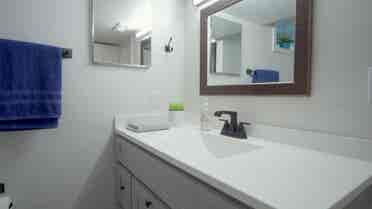 Furnished&Remodeled Basement Suite
