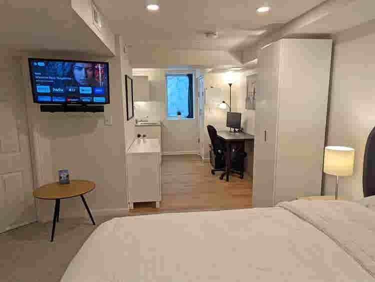 Furnished&Remodeled Basement Suite
