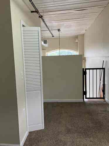 FABULOUS LOFT UTILITIES INCLUDED