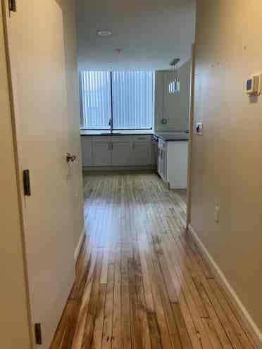 FABULOUS LOFT UTILITIES INCLUDED