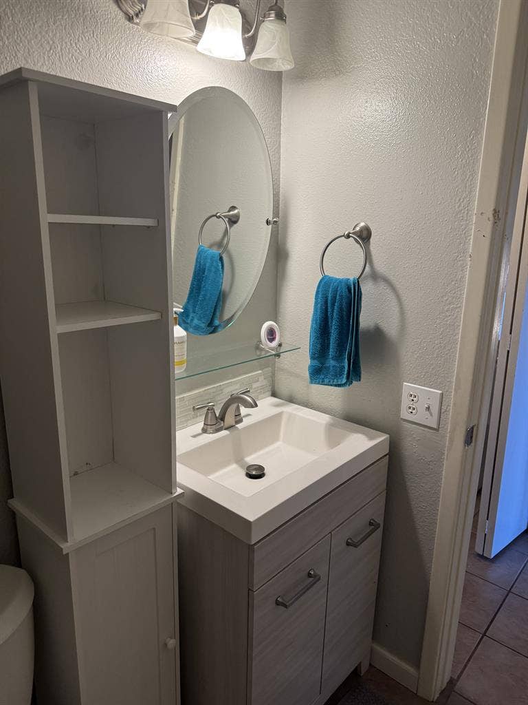 Room for Rent, Great Location