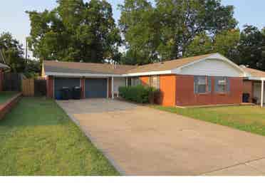 I need a roommate till may! 9 mon