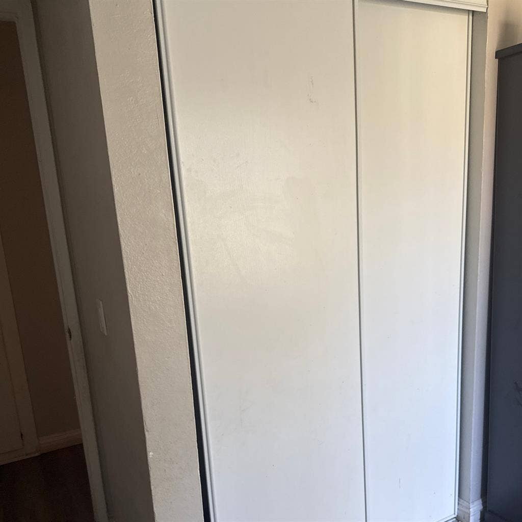 Bedroom for rent in apartment