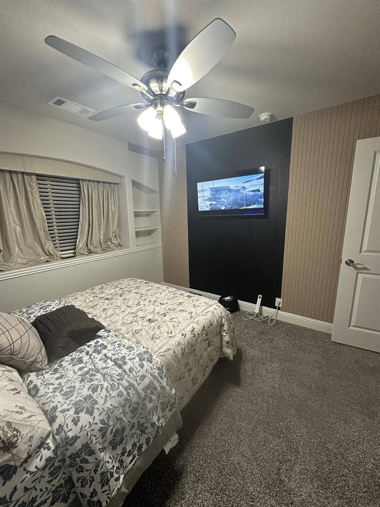Furnished room to rent in Forney