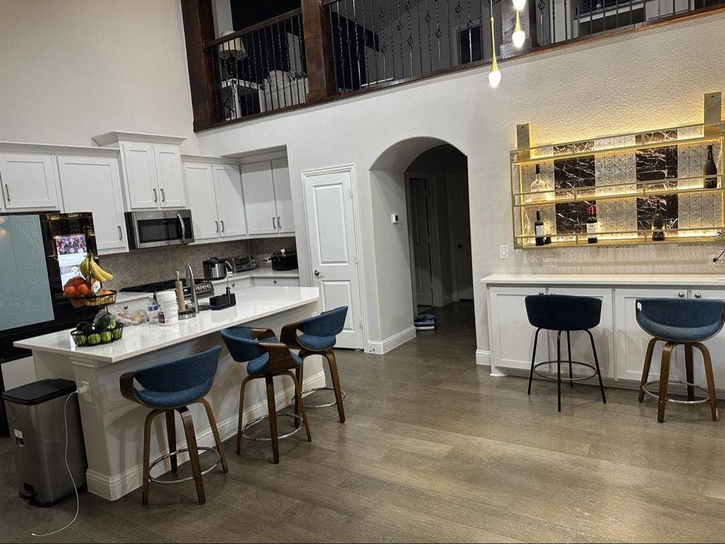 Furnished room to rent in Forney