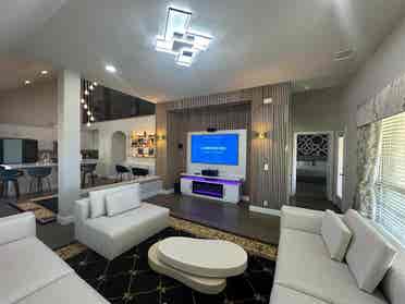 Beautiful room to rent in Forney