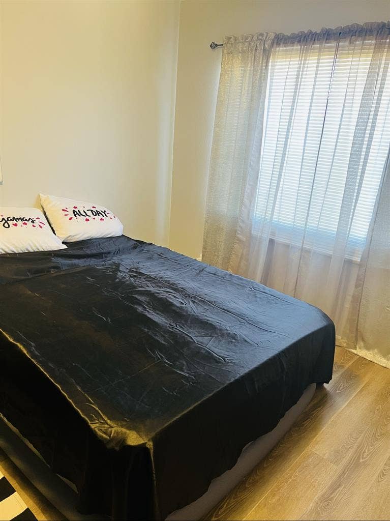 Shared Room for Rent- Independent