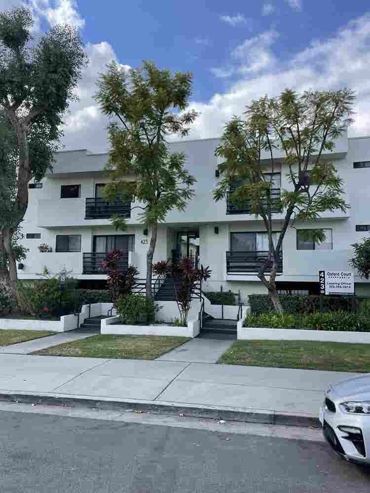 Large Master Bedroom in Town