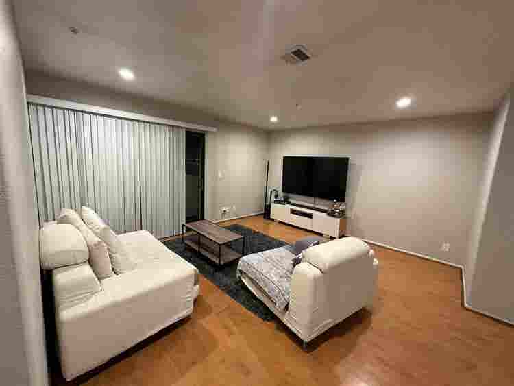 Large Master Bedroom in Town