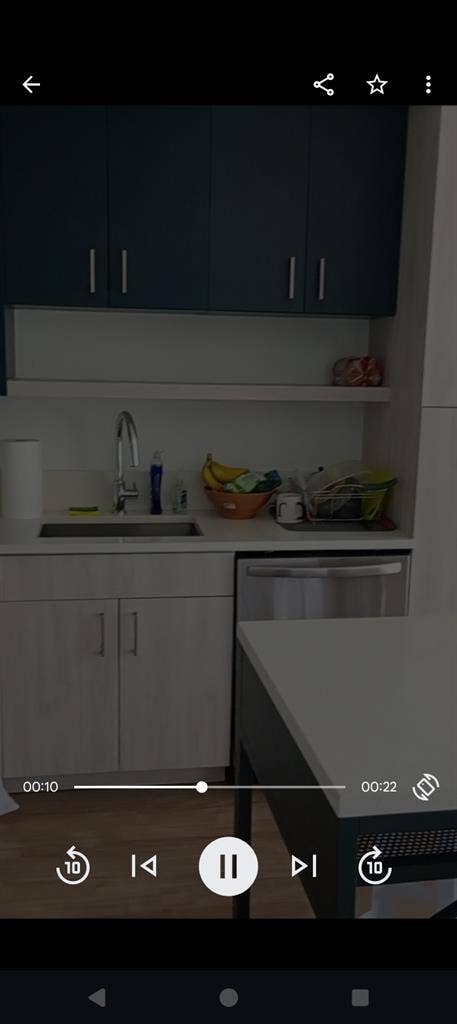 Private room in Midtown Available