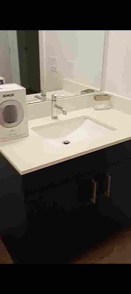 Private room in Midtown Available