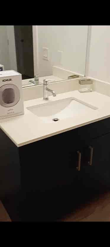 Private room in Midtown Available